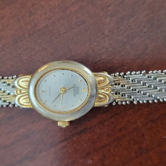 Vintage Sarah Coventr Quartz Womens Watch With Silver & Gold-Tone Metal Bracelet - Picture 3 of 5